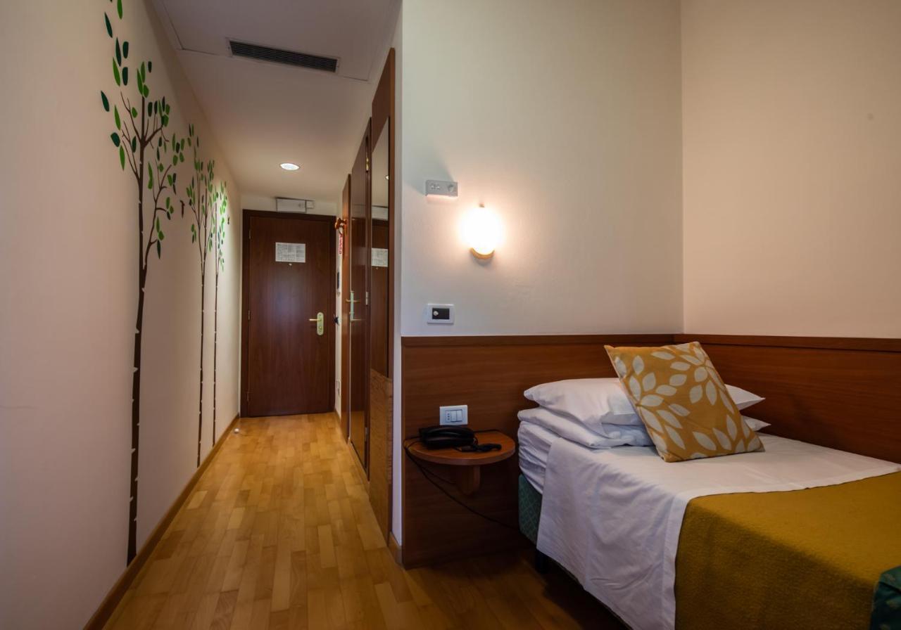 Hotel Centro Benessere Gardel Arta Terme Bagian luar foto