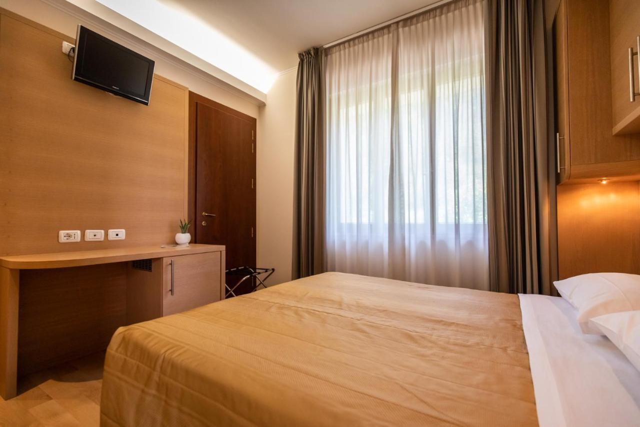 Hotel Centro Benessere Gardel Arta Terme Bagian luar foto