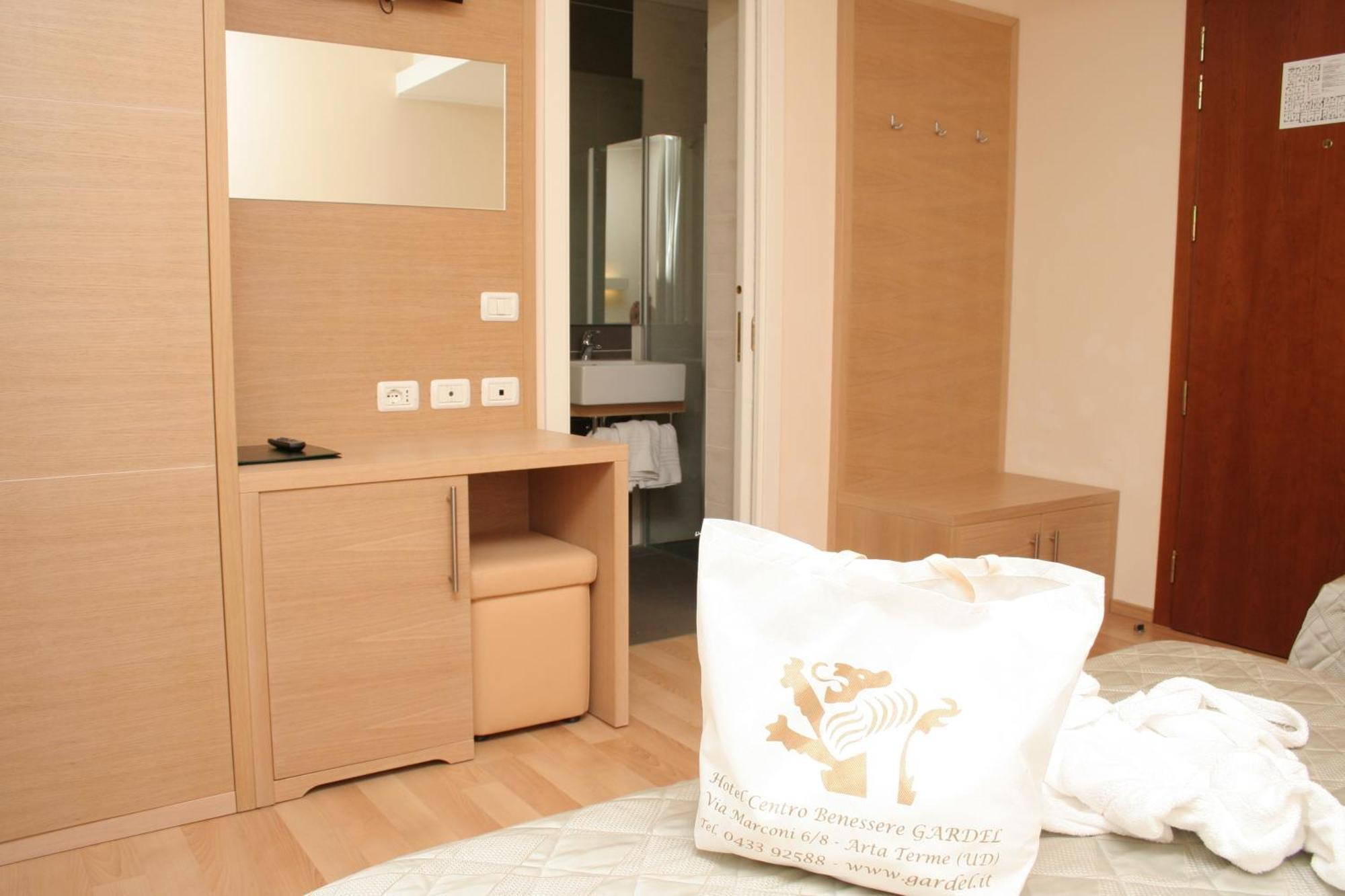 Hotel Centro Benessere Gardel Arta Terme Bagian luar foto
