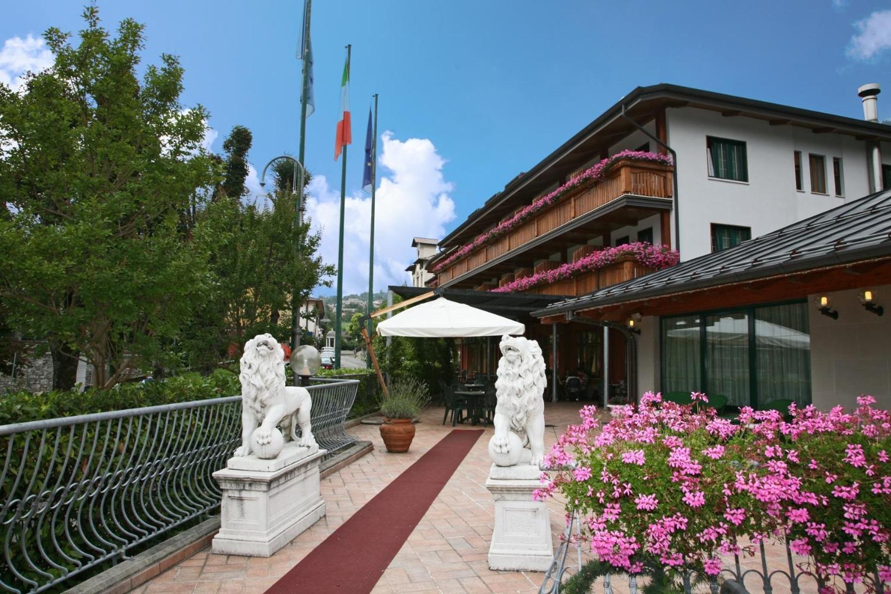 Hotel Centro Benessere Gardel Arta Terme Bagian luar foto